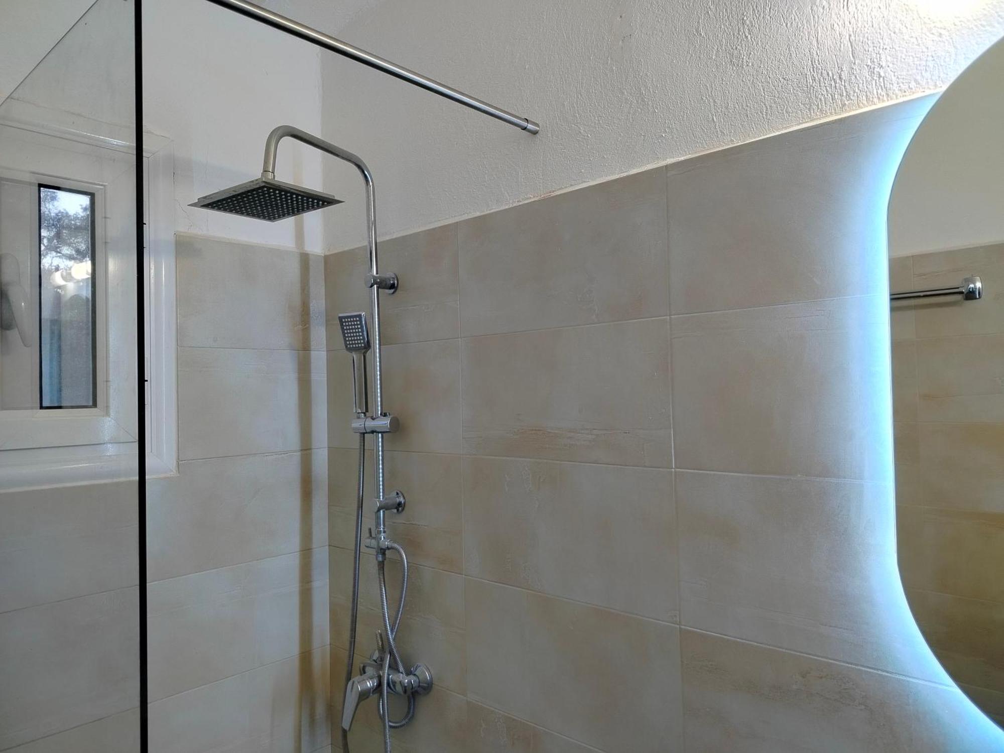קאבוס Oliveland Apartments מראה חיצוני תמונה